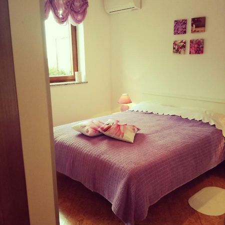 Room Kris With Private Entrance & Private Bathroom Vilanija Extérieur photo